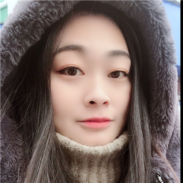 吃着糖却红着眼