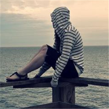 石头（管洪琴）