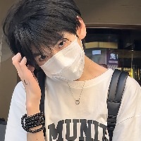 刻在课桌上的青春