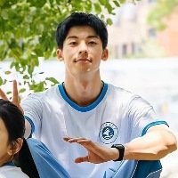 别拿女神当发光体