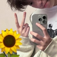 他的笑容她的模样