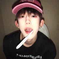 杨了个羊迎风奔跑