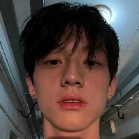 人不任性枉少年